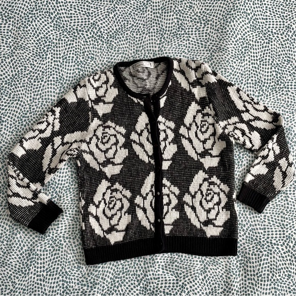 Empire Cat Black & White Floral Rose Knit Cardigan Sweater Medium Button Down - Picture 6 of 10